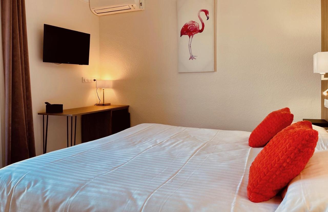 Hotel Courbet Juan-les-Pins Exteriér fotografie